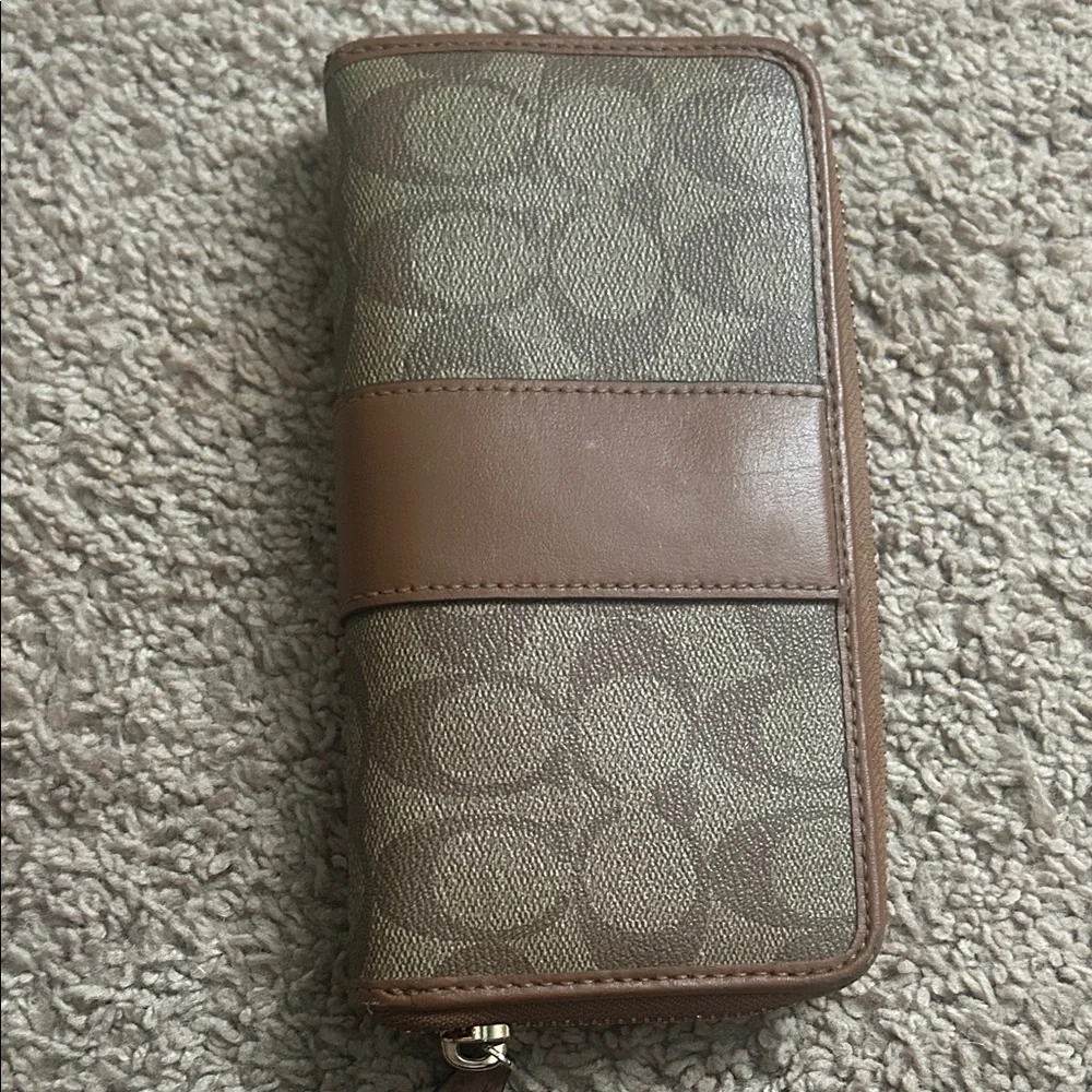 Coach Signature Brown and Tan Zip Wallet - Picture 6 of 8